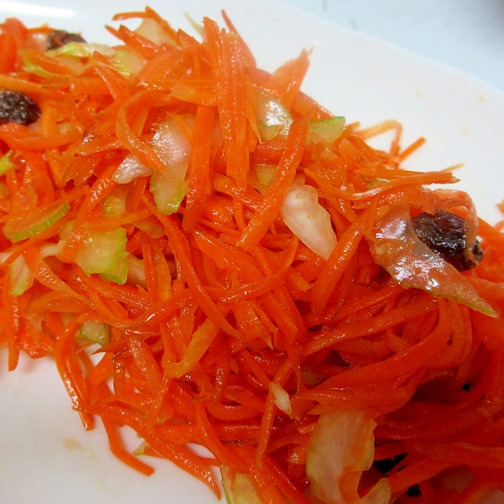 セロリとレーズンのキャロットラペ レシピ 作り方 By Mococo05 楽天レシピ